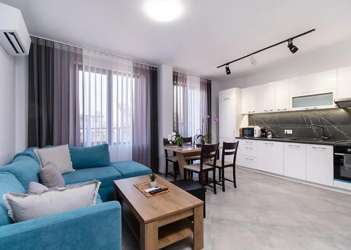 1-Bedroom Apartment With Free Private Parking