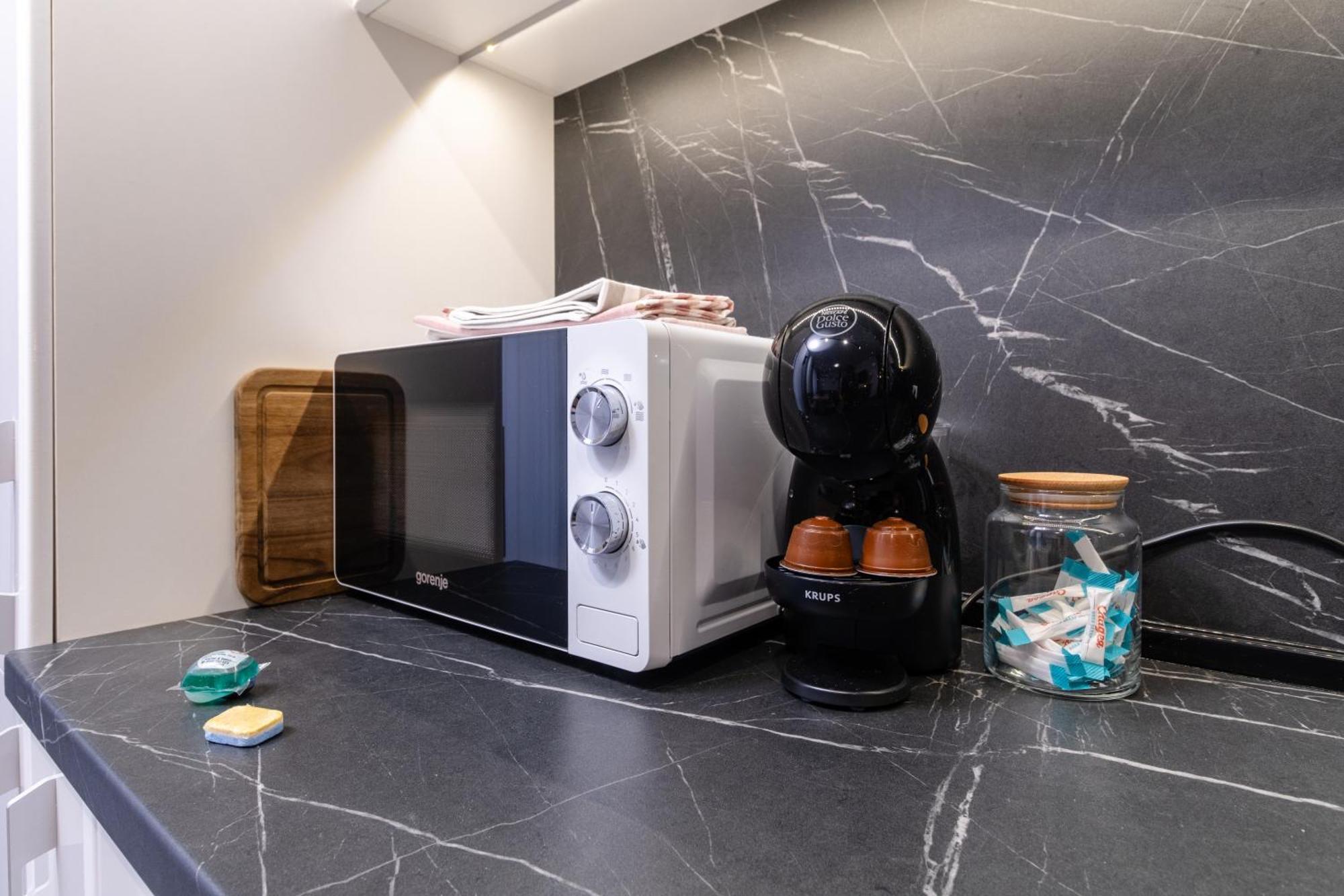 1-bedroom With Free Private Parking Daire *