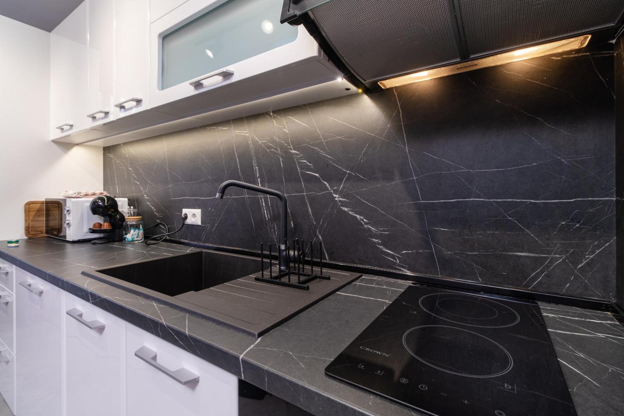 1-bedroom With Free Private Parking Daire *